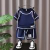 3370 Roupa de Verão para Meninos 2026 Nova Roupa Infantil Manga Curta Roupa Esportiva para Meninos Bebê Verão Estilo Coreano Tendência