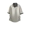 Projetada com Senso de Estilo, Camisa Polo Plissada com Decote em V e Manga Curta para Homens, Camiseta Tendência Hip-Hop Patchwork Xadrez Falso de Duas Peças com Gola Reversível para o Verão