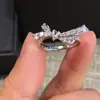 Anillo Abierto de Plata con Microincrustaciones de Moño para Mujer, Anillo de Dedo Índice de Lujo Ligero de Nicho de Gama Alta, Nuevo Anillo Popular 2025