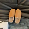 Sapatos Birkenstock femininos de sola grossa 2026 novo outono e inverno slip-on preguiçosos Birkenstock bico fechado meio chinelos chinelos de algodão peludos para uso externo