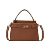 2026 Nova Bolsa de Mão da Moda Tendência Chique Casual Tendência Transversal Pequena Quadrada Simples Moda de Mão Feminina