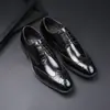 Zapatos de hombre de gran tamaño transfronterizos, nueva colección de otoño, versátiles y elegantes, estilo brogue británico para negocios, zapatos europeos de alta gama