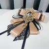 Europeu e Americano Transfronteiriço Retrô Azul Bordado Pesado Strass Borboleta Presente de Casamento Gravata Borboleta Homens e Mulheres Renda Fita Fluida Broche Acessórios
