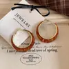 Pendientes de Aro Grandes Retro Marrones Maillard para Mujer Estilo Hong Kong 2025 Nuevo Estilo Caliente Pendientes Elegantes de Gama Alta