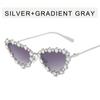 Gafas de sol de lujo Niche Light con forma de ojo de gato y incrustaciones de diamantes para mujer, de alta gama, con montura de metal plateado y mariposa.