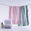 Juego de Toallas de Coral Fleece con Diseño de Ondas de Agua al por Mayor para Uso Doméstico, Bata de Baño Espesa, Toalla Facial Suave y Absorbente, Disponible para Dropshipping