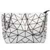 Bolsas Femininas 2025 Novo Estilo Bolsa de Ombro Acolchoada Moda Versão Coreana Bolsa Quadrada Pequena Bolsa Transversal com Corrente Estoque Pronto de Fábrica Venda por Atacado
