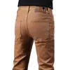 Jeans caqui de alta gama italianos para hombre, nuevos pantalones largos casuales de corte slim para primavera y otoño 2026, pantalones cropped
