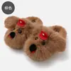 Chinelos de algodão femininos, novo estilo outono/inverno 2026, com sola grossa, antiderrapantes, quentes e fofos, disponíveis para atacado. Chinelos de algodão masculinos também disponíveis