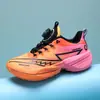 Zapatos Deportivos de Malla Transpirable para Niños Niños 2026 Nuevo Estilo Hebilla Giratoria Amortiguación Zapatos de Baloncesto Niños Medianos y Grandes Zapatos de Moda
