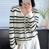 Cárdigan de punto con rayas de lentejuelas y cuello en V para mujer, nuevo estilo otoño 2026, top holgado y versátil, chaqueta suéter fina de manga larga