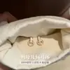 Brincos Geométricos de Prata de Lei S999 com Pino, Diamante Brilhante e Madrepérola para Mulheres 2026 Brincos de Luxo Leve com Toque de Alta Qualidade Acessórios de Brincos Exquisitos e Versáteis