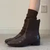 Botas finas elásticas quadradas retrô para mulheres, novo estilo outono 2026, super estilosas, com zíper nas costas, modernas e versáteis, adequadas para o trabalho e o dia a dia.