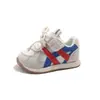 Zapatillas de entrenamiento alemanas para niñas, nuevo estilo otoño 2026, superficie de malla, suela suave, zapatillas tipo "dad shoes", versátiles, a la moda, zapatillas deportivas casuales