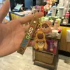 Llavero de cristal nuevo transfronterizo capibala colgante rey capibara colgante de animal para bolso regalo exquisito venta al por mayor
