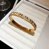 Pulsera Geométrica de Bambú con Circonita de Lujo Europea y Americana, Pulsera de Lujo Ligero de Gama Alta, Nuevo Modelo 2026, Joyería de Mano Exquisita y Versátil para Mujeres