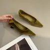 Zapatos de tacón de aguja de terciopelo estilo francés con punta fina para mujer, novedad otoño 2026, zapatos elegantes de tacón bajo, ajustados, para el trabajo, de diseño suave