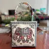 Bolso nuevo de estilo étnico, con tela color arena y bordado, un diseño fresco y casual, con bordado de hilo dorado a doble cara, una bolsa pequeña de tela y una bolsa estilo Hanfu