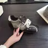 Zapatillas de entrenamiento alemanas de sujeción automática, con bloques de color y suela gruesa, para mujer, nuevo estilo otoño 2026, doble cordón, versátiles, hacen que los pies parezcan más pequeños, zapatillas casuales