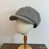 Gorra de Boina Negra de Lana Suave con Visera para Mujer, Estilo Retro Japonés Otoño e Invierno, Artista de Moda Versátil de Gama Alta para Adelgazar la Cara
