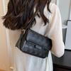 Bolsos Pequeños de Moda para Mujer Este Año 2026 Nuevo Bolso de Hombro Cruzado Versátil de Verano Popular Bolso Cuadrado Pequeño Acolchado Texturizado