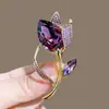 Broche Versátil de Alta Gama Tulipán Morado Tallo de Planta Flor Europea y Americana Retro Elegante Exquisito Pin Accesorios Elegantes