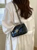 Diseño de moda de verano, bolso cruzado pequeño cuadrado, estilo 2026, bolso de mujer versátil y moderno, patrón clásico de rombos, nuevo modelo transfronterizo