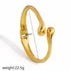 Pulsera de Acero Inoxidable Europea y Americana de Superficie Lisa Forma de Gota de Agua Doble Punta con Apertura de Resorte para Mujer Brazalete con Forma de Arco Abrazando Horno Recubierto al Vacío Interior