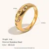 Anillo Minimalista de Estrella y Luna Estilo Ins Transfronterizo Europeo y Americano, Acero Inoxidable Chapado en Oro de 18 Quilates, Joyería Personalizada Elegante y Minimalista de Lujo Ligero para Mujer