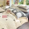 Juego de Cama de Cuatro Piezas de Terciopelo de Leche para Otoño e Invierno Funda de Edredón Gruesa y Cálida Sábana Funda de Almohada Sábana Ajustada Franela Dormitorio de Estudiantes Juego de Tres Piezas