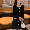 Vestido longo preto de outono estilo francês para mulheres, novo design elegante, acinturado, vestido curto emagrecedor