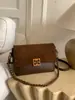 Bolso de Mujer Estilo Europeo de Gamuza Suave Nueva Moda Versátil Gran Capacidad Bolso de Hombro Cruzado Bolso para Commuter Debajo del Brazo Moderno