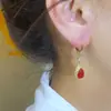 Pendientes de Durian con Incrustaciones de Diamantes Rojos de Lujo Ligero y Gama Alta para Mujer, Diseño de Nicho, Elegantes, Retro, Elegantes, Hebillas de Oreja Versátiles, Gotas de Agua