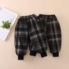 Calça de Fleece Jingqi para Bebê Outono e Inverno 2024 Nova para Meninos e Meninas Calça Grossa de Inverno Calça de Algodão Quente para Bebê Menino