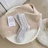 Calcetines esponjosos para mujer, de longitud media hasta la pantorrilla, forrados de felpa y engrosados para abrigar, adecuados para usar en casa y para dormir, con un diseño trenzado, calcetines gruesos de invierno