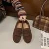 Zapatos planos de tejido retro con forro de felpa, nuevo estilo 2026 para mujer, con acabado de gamuza, detalle de borla y punta redonda, suela plana