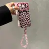 Nuevo brazalete de cuentas con estampado de leopardo, adecuado para fundas de teléfono Apple 18 Pro Max, diseño elegante y de alta gama para mujeres, también disponible para modelos 17/16