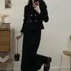 Conjunto de Veludo Cotelê Estilo Hepburn para Mulheres, Design de Outono, Jaqueta Estruturada de Manga Longa nos Ombros, Saia Longa Cauda de Peixe que Marca a Cintura