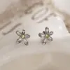 Brincos de tarracha de Zircônia verde claro em formato de flor de cinco pétalas para mulheres Estilo coreano simples Doce Mori Fresco Flor Brincos atacado
