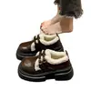 Mocassins femininos de sola grossa com forro de pelúcia, novo modelo de inverno 2026, sapatos pequenos de couro pretos estilo britânico, sapatos femininos peludos de sola macia