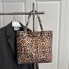 Bolso de Hombro Grande de Gamuza con Estampado de Leopardo Estilo Retro Coreano 2025 Otoño Nuevo Estilo Viajero Bolso de Axila para Mujer
