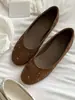 Versão em pele de ovelha~Sapatilhas macias de bico redondo com tachas, estilo vintage, gentis e versáteis, confortáveis para o dia a dia, sapatos baixos para mulheres