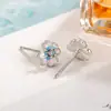 Nuevos Pendientes de Flor de Tres Colores 2024 para Mujer, Diseño de Nicho con un Toque de Lujo, Lindos y Versátiles, Dulces Pendientes Florales con Acabado Esmaltado