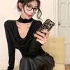 Camiseta Negra de Manga Larga con Cuello Halter en V para Mujer, Nuevo Estilo Otoño Temprano 2026, Se Puede Usar como Prenda Interior o Exterior, Top Camiseta Base de Corte Ajustado