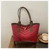 Bolso de hombro tipo tote ligero y elegante, nuevo modelo 2026, bolsa de gran capacidad, bolso casual para mujer, bolso para el trabajo, bolso de mano en stock