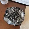 Goma de pelo a rayas versátil coreana para mujer, coleta baja rizada de doble capa, estilo perezoso con un toque de alta gama