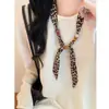 Bufanda de Seda con Cuentas a Cuadros Vintage para Mujer, Nuevo Estilo Otoño e Invierno, Accesorio Versátil para Suéter de Uso Diario, Accesorio Decorativo Exquisito de Nicho