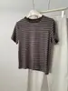 Elegante camiseta de rayas color block retro con cuello redondo y manga corta para mujer, con alta elasticidad, tacto suave y cómodo, corte entallado que estiliza y un diseño favorecedor en los hombros, perfecta como capa base para principios de otoño