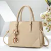 Bolso para mujer con un elegante diseño de comercio exterior, bolso tote versátil con un toque retro y moderno único, adecuado para ir al trabajo