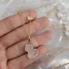 Collar de calabaza con baño de microoro plateado, nácar blanco natural, ágata roja, versión alta, temperamento femenino, moda, simple, venta directa de fábrica